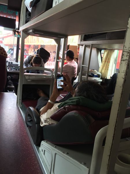 越南旅遊怎麼最省錢？新咖啡Sinh Tourist臥鋪觀光巴士 窮游自由行巴士 @東南亞投資報告