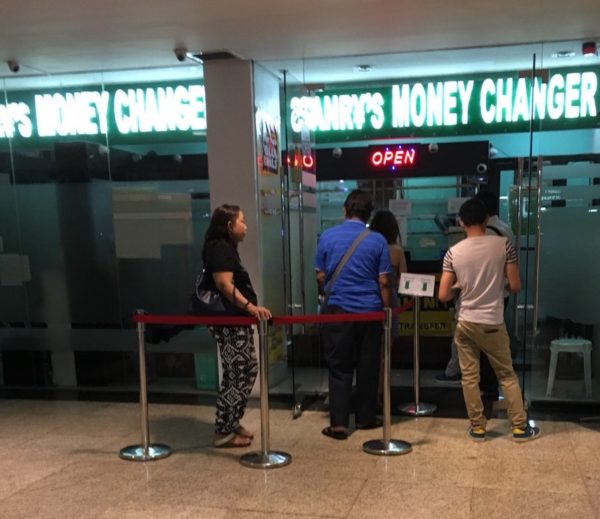 菲律賓巴拉望如何換錢最划算? 披索在機場換還是市區換比較好?換錢懶人包 @東南亞投資報告