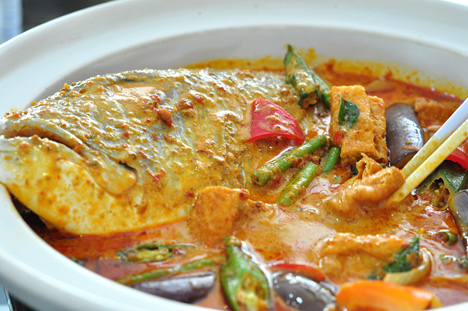 新加坡旅遊必吃什麼？超級國民美食懶人包—海南雞飯、沙煲飯、咖哩魚頭 @東南亞投資報告